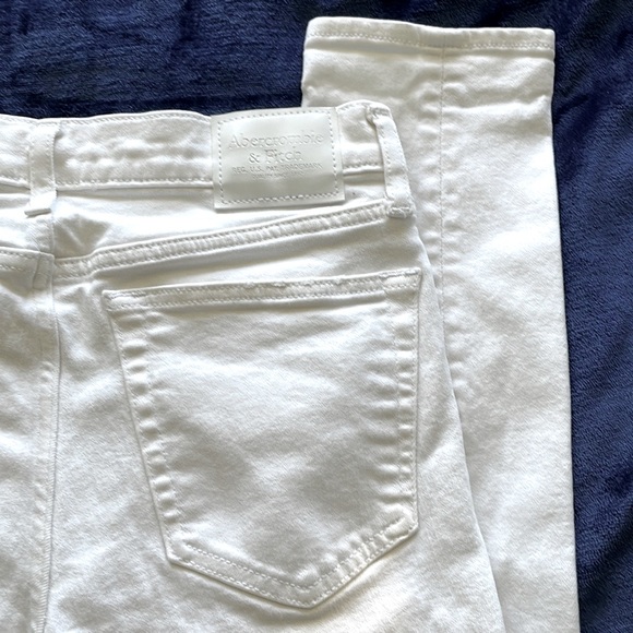 Abercrombie & Fitch Men’s White Ripped Super Skinny Stretch Jeans, Size 28 - Picture 8 of 13